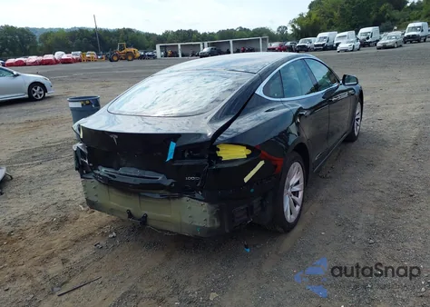 2018 Tesla Model S 100D/75D/P100D z USA, uszkodzony, nr VIN 5YJSA1E27JF282954